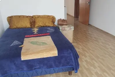 Image de Habitación en Alquiler en el Centro de Encarnación con Baño Privado. Wifi Aire