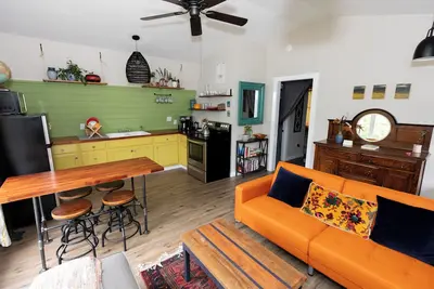 Image de Charming studio near National Forest trails; convenient to downtown Asheville