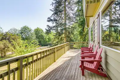 Langley Forest Cabin w/ Grill < 2 Mi to Downtown!