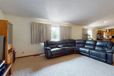 Image de Cozy apartment with mountain views, centrally located - dog friendly