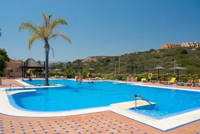 Image de Fantastic And spacious 2-bedroom apartment in beautiful Manilva with sea view.