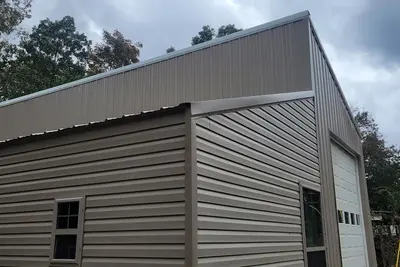 Image de Lake cabin with attached pull thru garage