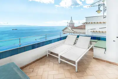 Image de Bel appartement Ă Raito avec WiFi