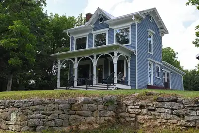 Image de Farmhouse on the river!