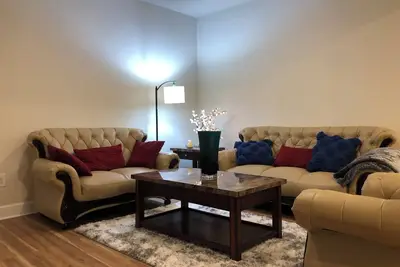 Image de Charming 2-bedroom basement Apartment with Ac and WiFi in terrific Aurora