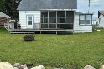 Image de Cozy 4 Bedroom Cabin on Blue Dog Lake - Perfect for Families and Friends