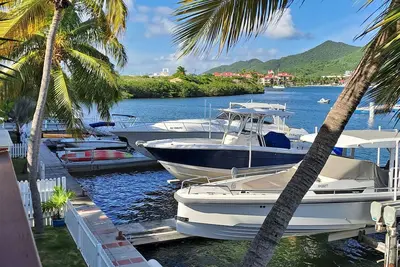 Image de Lovely Lagoon Townhouse Sbyc Walk to cafes, restaurants, bars, supermarket, beach