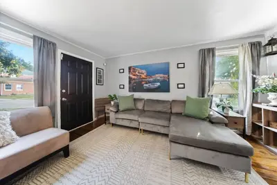 Image de Fisher: Euclid 3 Bedroom