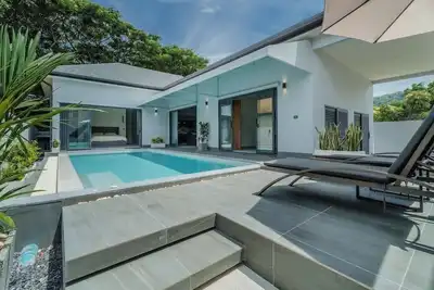 Image de (New) White Rose Private Pool Villa In Nai Harn