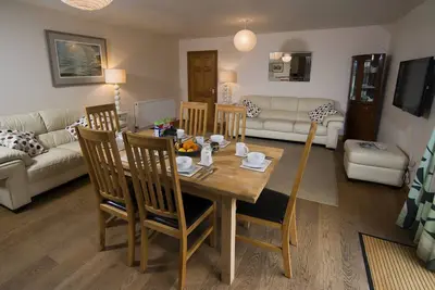 Image de Drws Nesa - sleeps 6 guests in 3 bedrooms