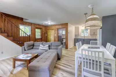 Image de Coquette - Havre de Paix Rénové 2 Ch. Vue sur lac