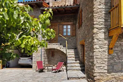 Image de Maison de vacances 'Chalet De Montaña Con Vistas' avec vue sur les montagnes, terrasse et Wi-Fi