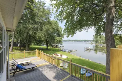 Image de Couples Retreat - Hot Tub, Fire Pit, and Fireplace