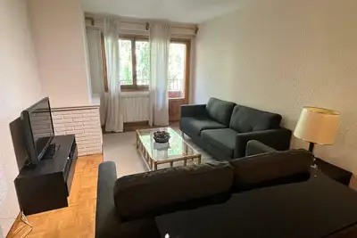 Image de Appartement 3 chambres avec piscine et garage, à 5 min du centre de Jaca, idéal pour 6 personnes