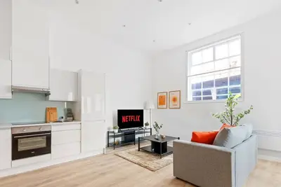 Image de Immaculate Apartment | Perfect for Contractors!