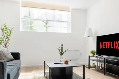Image de Homely and Inviting Apartment | Free Parking