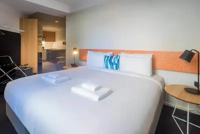 Image de Cosy & Central Studio Apt in The Heart of Perth!