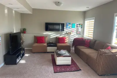 Image de Cozy Getaway close to the City Heart. 5 minutes from highway one (1)