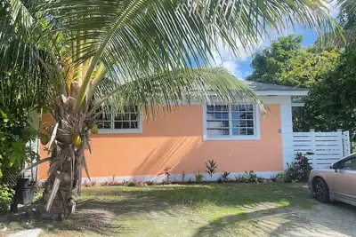 Image de Your home away from home! 1-bedroom apartment in delightful Nassau with WiFi, Ac