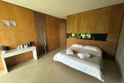 Image de Elegant Holiday House surrounded by greenery, ideal for those seeking a little relaxation