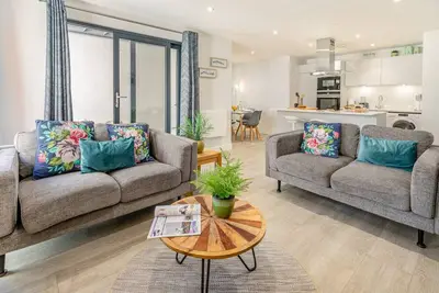 Coastal Corner - P6 - Deux Chambres Appartement, Couchages 4