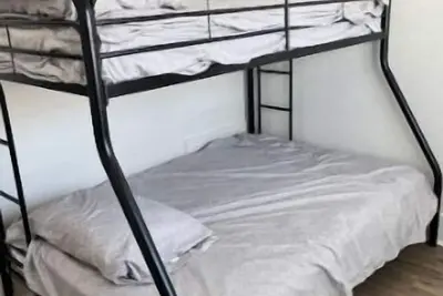 Image de Remodeled 2 Bedroom Duplex\n