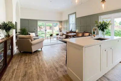 Image de School House – Victorian elegance by the river with parking - Pass the Keys