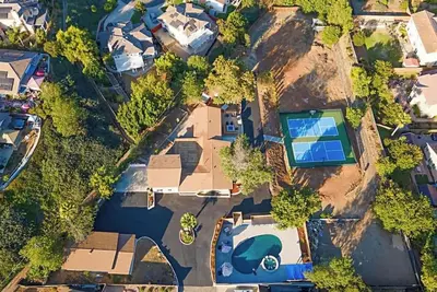 Image de Luxury 2 Unit Home: Private Pool, Hot Tub & Games!