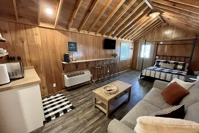 Image de Studio Cabin - Upscale Cozy Studio Style Cabin