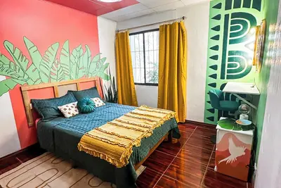 Image de Vibrant Jungle Oasis Apt- Long stays & Medical Tourism, Patio, Fitness Equipment