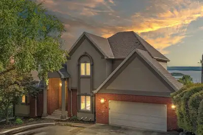 Image de Private Table Rock Lake Home | Hot Tub | Boat Parking | Near Branson Strip | Sleeps 14