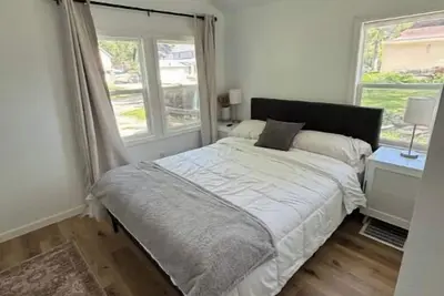 Image de Newly Remodeled Modern Cottage w/ 2 bedrooms, Wi-Fi, Ac in peaceful Clear Lake