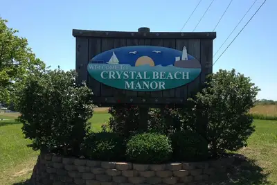 Image de Welcome to Crystal Beach @ the bay.