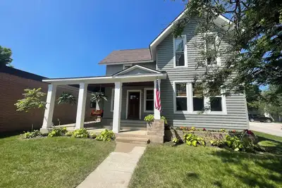 Image de Brand New Listing! Charming 3-bedroom house steps away from downtown Charlevoix!