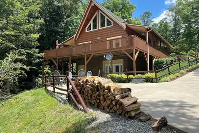 Image de Franklin Foxfire Cabin - Mountain Views, Fire Pit, Spacious, Ps5, Fast WiFi