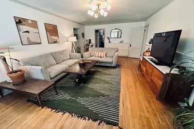 Image de Indie - Blocks from Expo Center