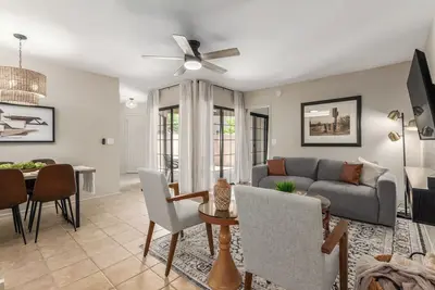 Image de 2br/2ba Tucson Condo Near U of A, Hospitals & River Walk. Ideal for Long Stays!