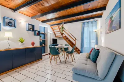 Image de GuestHost - The Traveller's House - Strawberry Apartment