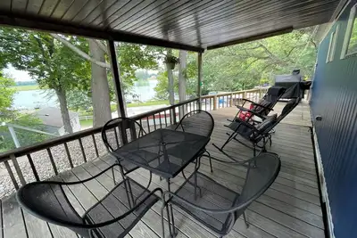 Image de Cozy 2-bedroom campground in peaceful Claypool with Ac, WiFi. Overlooking lake\n