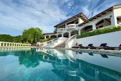 Image de Amazing Ocean-View 4-Br Villa / Casa Linda / 5 minutes walk to the beach!