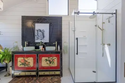 Hosts on the Coast Hahei Moana