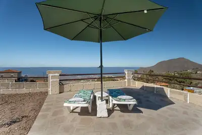 Image de Casa Eyden Sunset View\" avec terrasse privée et Wi-Fi