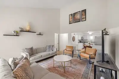Image de Urban Retreat - 4 Bedroom House, Family Friendly with Arcade, Games. .