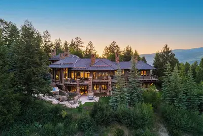 Image de Incredible Mountaintop Estate Ski in/out Beaver Creek