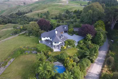 Image de Opens 2025! Private retreat will spoil you, Stunning views, Waitomo's Hidden Gem