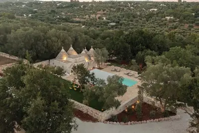 Image de Trullo Emma Summary: