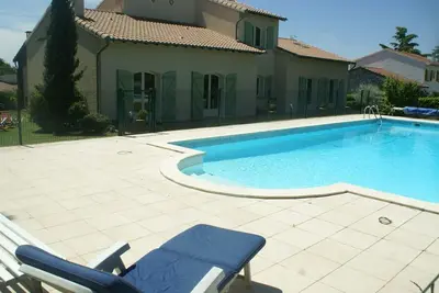 Belle villa piscine sécurisée 12 x 6 m proche Toulouse, idéal pour les familles!