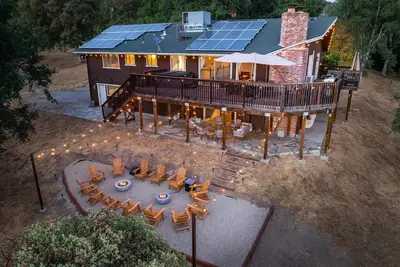 Image de Yosemite Lookout Lodge w/ hot tub, firepits, game room, and more!