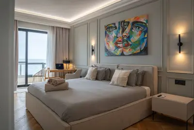 Image de Qui | Modern Seafront Apartment | Sea Views & Balconies