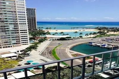 Image de Cozy hotel suite in marvelous The Modern Honolulu Hotel